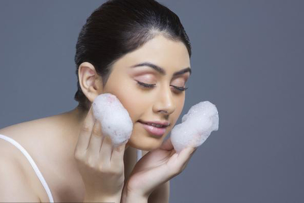 După altoirea genelor, cum să vă spălați fața pentru a evita căderea genelor