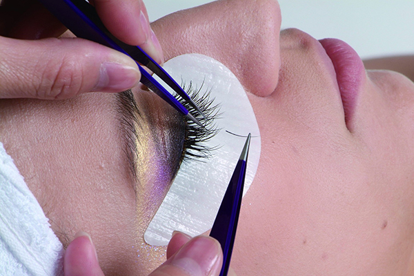 What Is The Correct Procedure For Grafting Eyelashes