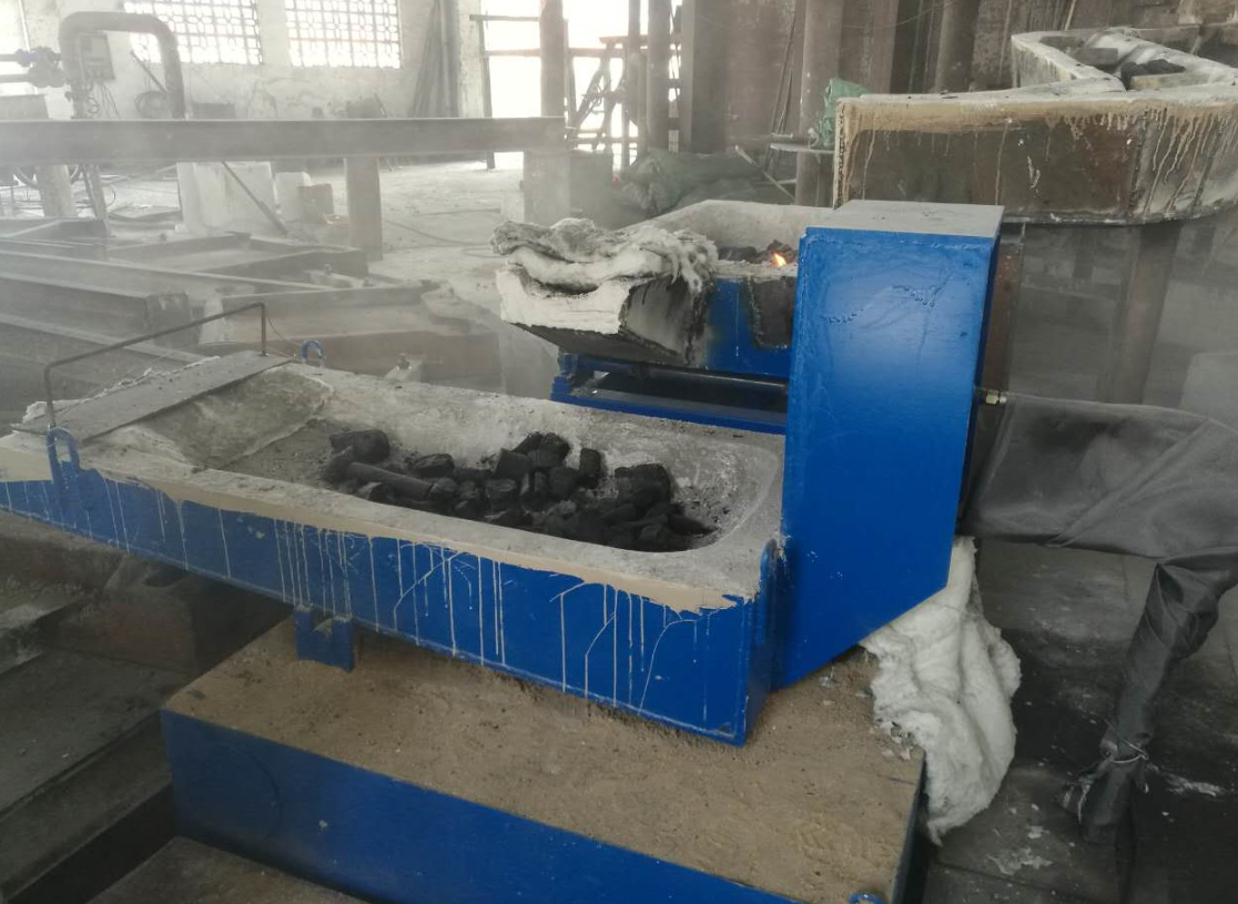 Stroj na odlévání kotoučů s měděnou anodou 300 kg
